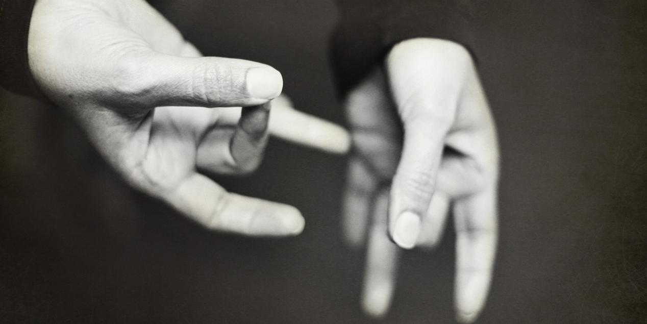 signe des sourds et muets